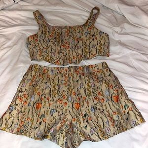 Cute floral summer outfit